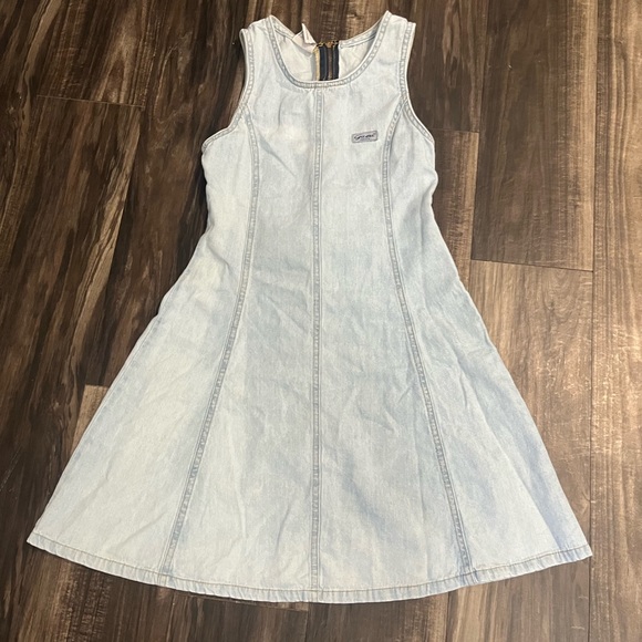 Guess Dresses & Skirts - Vintage Guess Jean Dress Women’s size 6